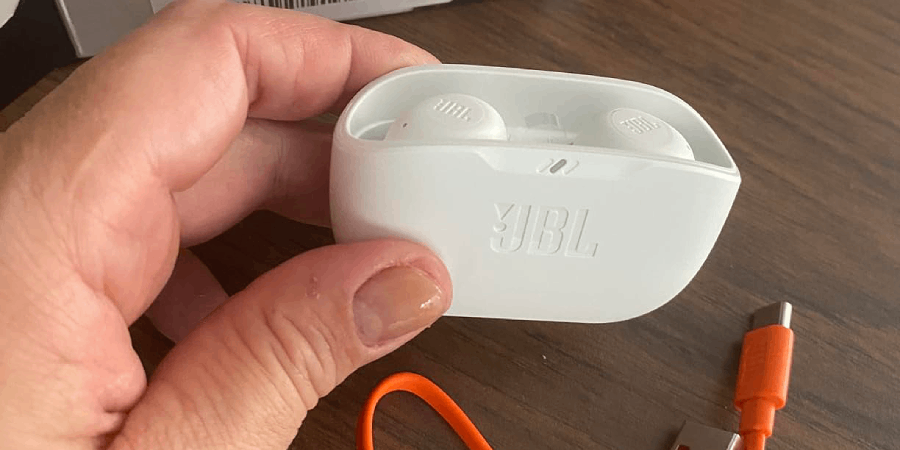 Como carregar fone Bluetooth corretamente? Descubra agora!